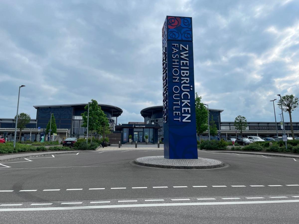 Stierpartment Am Pfaelzer Wald Naehe Outlet Center Zweibruecken Apartment Pirmasens Luaran gambar